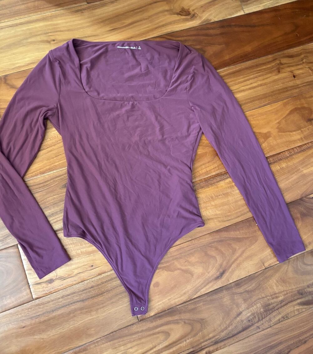 Abercrombie Fitch Longsleeve Mauve Bodysuit Small Snap Closure